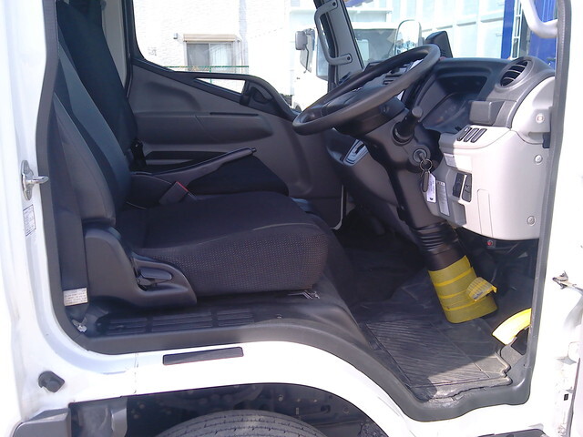 三菱ふそうキャンターダブルキャブ（Wキャブ）小型（2t・3t）[写真29]