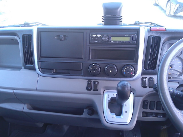 三菱ふそうキャンターダブルキャブ（Wキャブ）小型（2t・3t）[写真32]