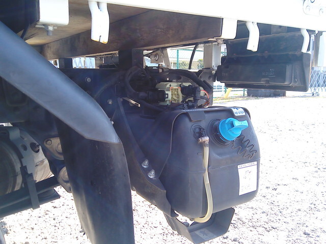 三菱ふそうキャンターダブルキャブ（Wキャブ）小型（2t・3t）[写真09]