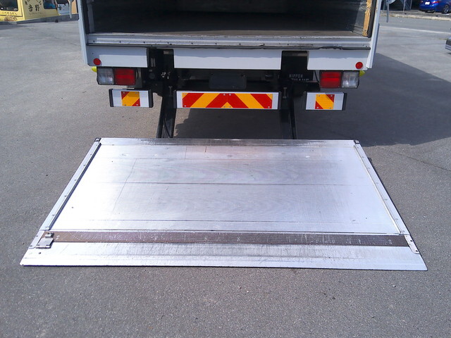 日野レンジャーアルミウイング中型（4t）[写真19]