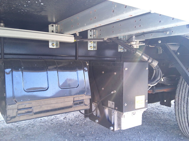 いすゞエルフアルミウイング小型（2t・3t）[写真10]