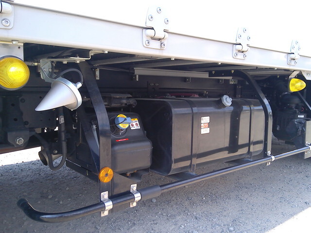 いすゞエルフアルミウイング小型（2t・3t）[写真13]