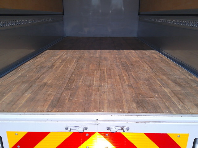 いすゞエルフアルミウイング小型（2t・3t）[写真19]