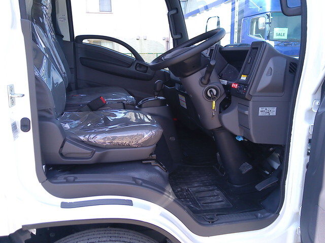 いすゞエルフアルミウイング小型（2t・3t）[写真23]