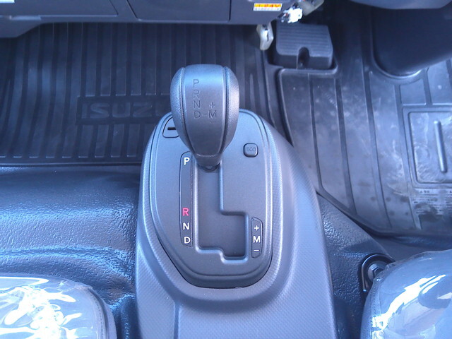 いすゞエルフアルミウイング小型（2t・3t）[写真31]