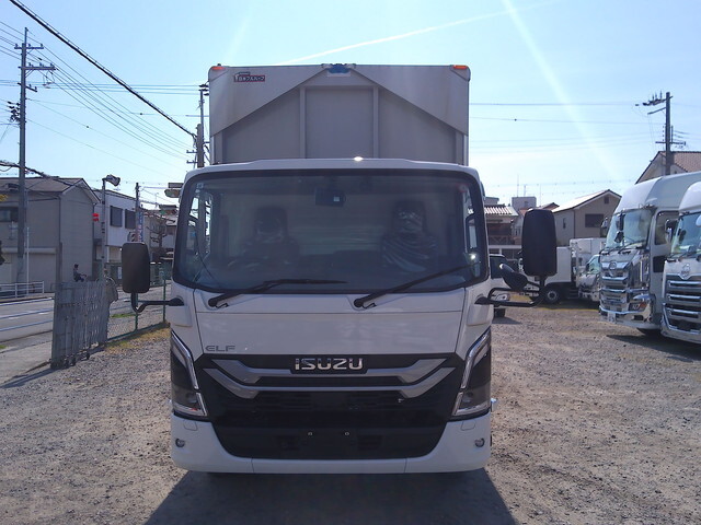 いすゞエルフアルミウイング小型（2t・3t）[写真05]