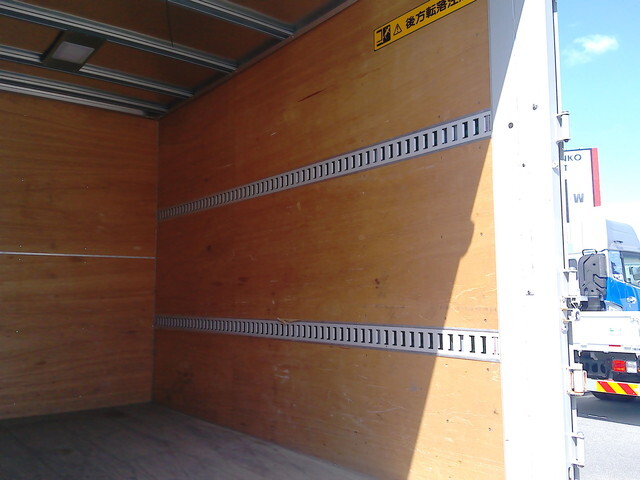 日野デュトロアルミバン小型（2t・3t）[写真21]