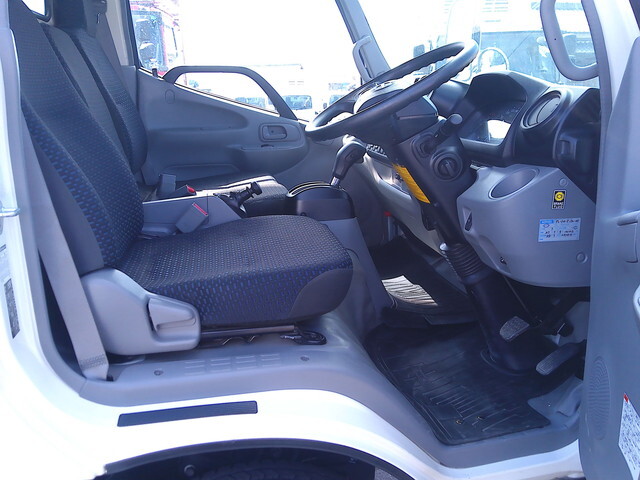 日野デュトロアルミバン小型（2t・3t）[写真26]