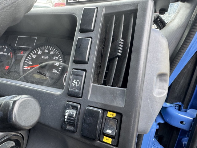 いすゞエルフパッカー車（塵芥車）小型（2t・3t）[写真19]