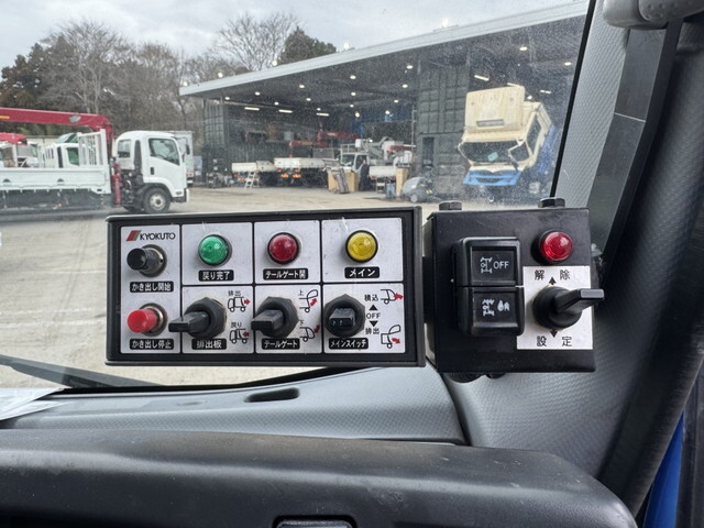 いすゞエルフパッカー車（塵芥車）小型（2t・3t）[写真21]