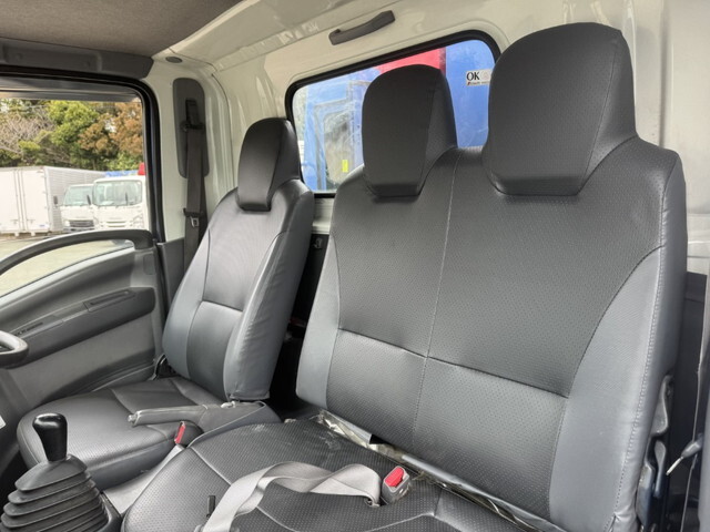 いすゞエルフパッカー車（塵芥車）小型（2t・3t）[写真29]