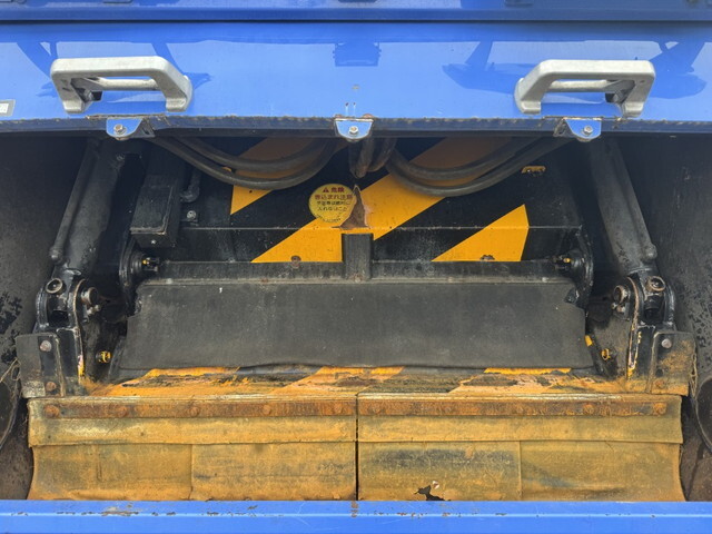 いすゞエルフパッカー車（塵芥車）小型（2t・3t）[写真09]