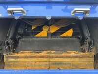 いすゞエルフパッカー車（塵芥車）小型（2t・3t）[写真10]