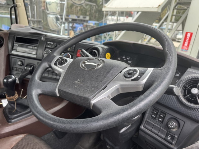 日野プロフィアシャーシ大型（10t）[写真23]