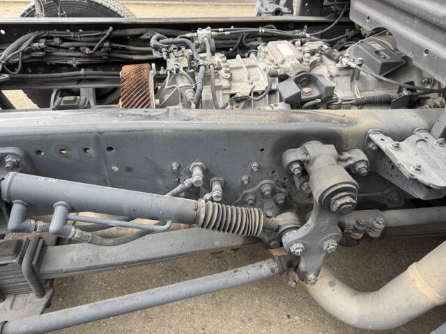 日野プロフィアシャーシ大型（10t）[写真09]