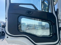 三菱ふそうスーパーグレートアルミウイング大型（10t）[写真15]