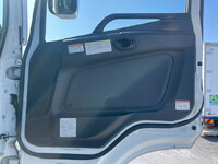 三菱ふそうスーパーグレートアルミウイング大型（10t）[写真16]