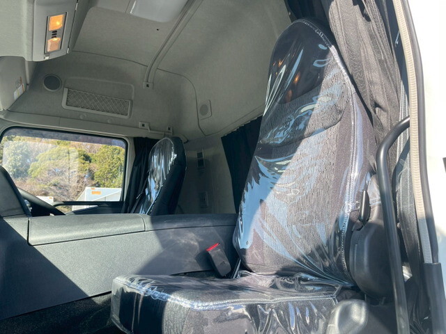 三菱ふそうスーパーグレートアルミウイング大型（10t）[写真19]