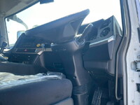 三菱ふそうスーパーグレートアルミウイング大型（10t）[写真21]