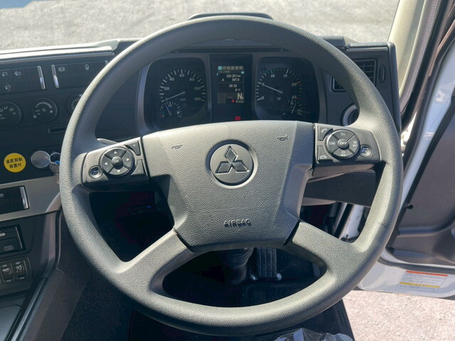 三菱ふそうスーパーグレートアルミウイング大型（10t）[写真21]