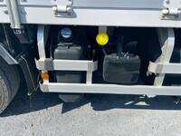 三菱ふそうスーパーグレートアルミウイング大型（10t）[写真29]