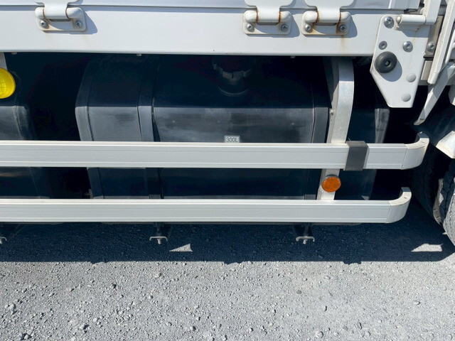 三菱ふそうスーパーグレートアルミウイング大型（10t）[写真29]