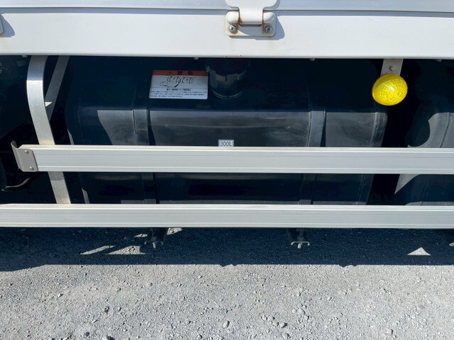 三菱ふそうスーパーグレートアルミウイング大型（10t）[写真30]