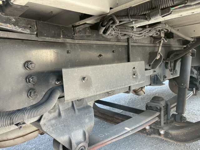 三菱ふそうスーパーグレートアルミウイング大型（10t）[写真33]