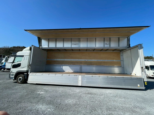 三菱ふそうスーパーグレートアルミウイング大型（10t）[写真06]