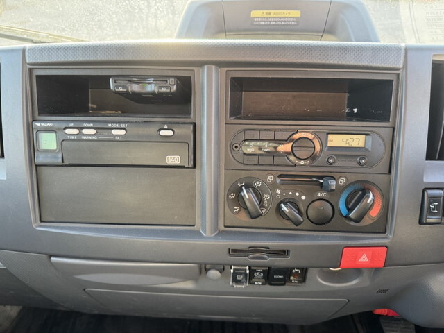 いすゞエルフアルミバン小型（2t・3t）[写真21]