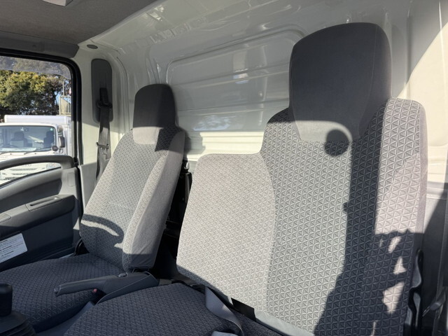 いすゞエルフアルミバン小型（2t・3t）[写真27]