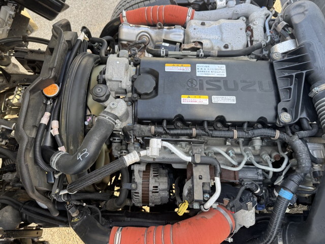 いすゞエルフアルミバン小型（2t・3t）[写真36]