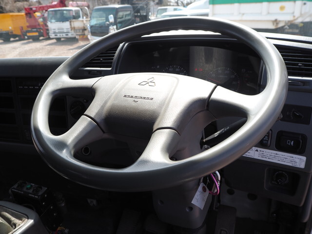 三菱ふそうファイターダンプ中型（4t）[写真34]