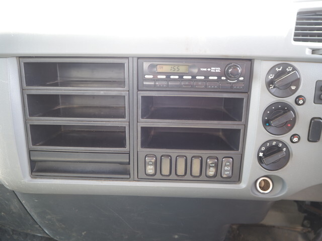 三菱ふそうファイターダンプ中型（4t）[写真36]