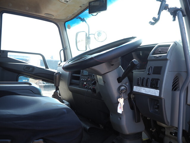 三菱ふそうファイター冷凍車（冷蔵車）中型（4t）[写真32]