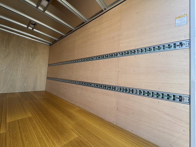 日野デュトロアルミバン小型（2t・3t）[写真11]