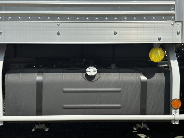 日野デュトロアルミバン小型（2t・3t）[写真21]