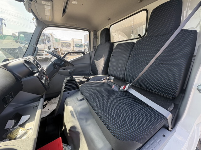 日野デュトロアルミバン小型（2t・3t）[写真29]