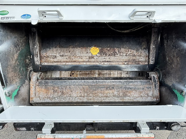 いすゞエルフパッカー車（塵芥車）小型（2t・3t）[写真13]