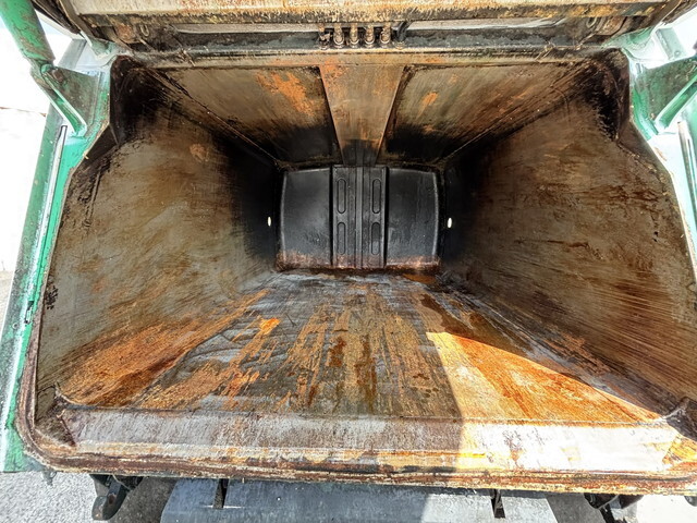 いすゞエルフパッカー車（塵芥車）小型（2t・3t）[写真16]