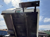 いすゞエルフパッカー車（塵芥車）小型（2t・3t）[写真22]