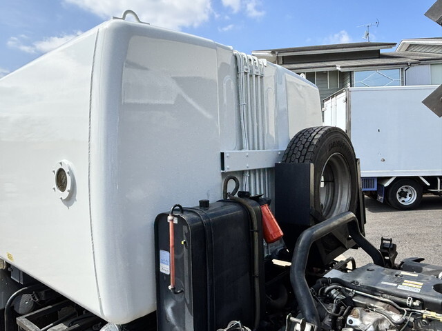 いすゞエルフパッカー車（塵芥車）小型（2t・3t）[写真30]