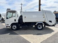 いすゞエルフパッカー車（塵芥車）小型（2t・3t）[写真08]
