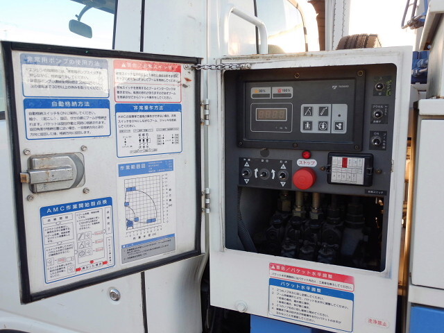 いすゞエルフ高所作業車小型（2t・3t）[写真28]