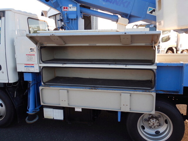 いすゞエルフ高所作業車小型（2t・3t）[写真29]