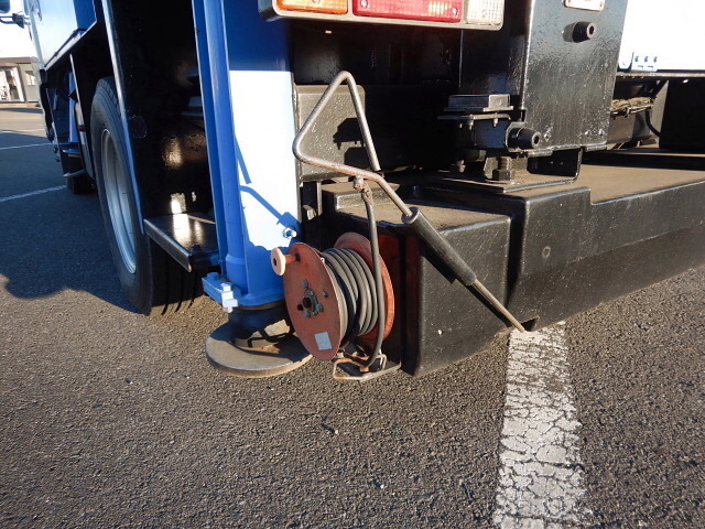 いすゞエルフ高所作業車小型（2t・3t）[写真31]