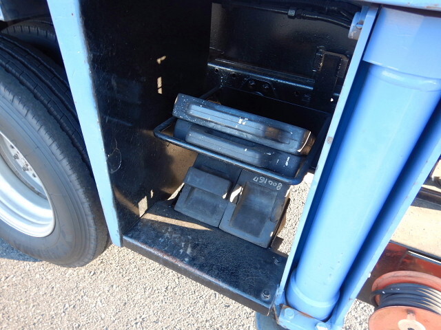 いすゞエルフ高所作業車小型（2t・3t）[写真32]