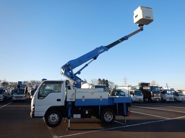 いすゞエルフ高所作業車小型（2t・3t）[写真05]