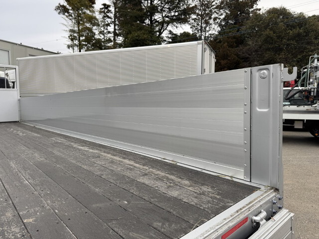 三菱ふそうファイタークレーン4段増トン（6t・8t）[写真11]