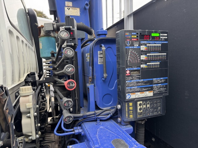 三菱ふそうファイタークレーン4段増トン（6t・8t）[写真13]